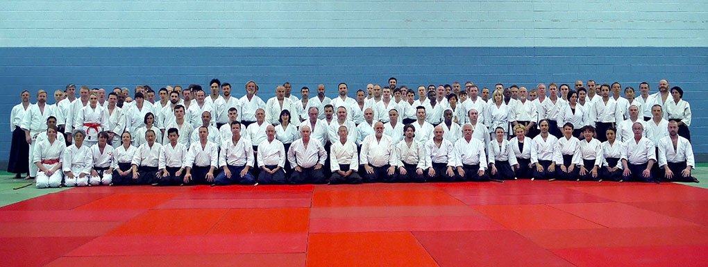 Photo of all aikidoka on the mat